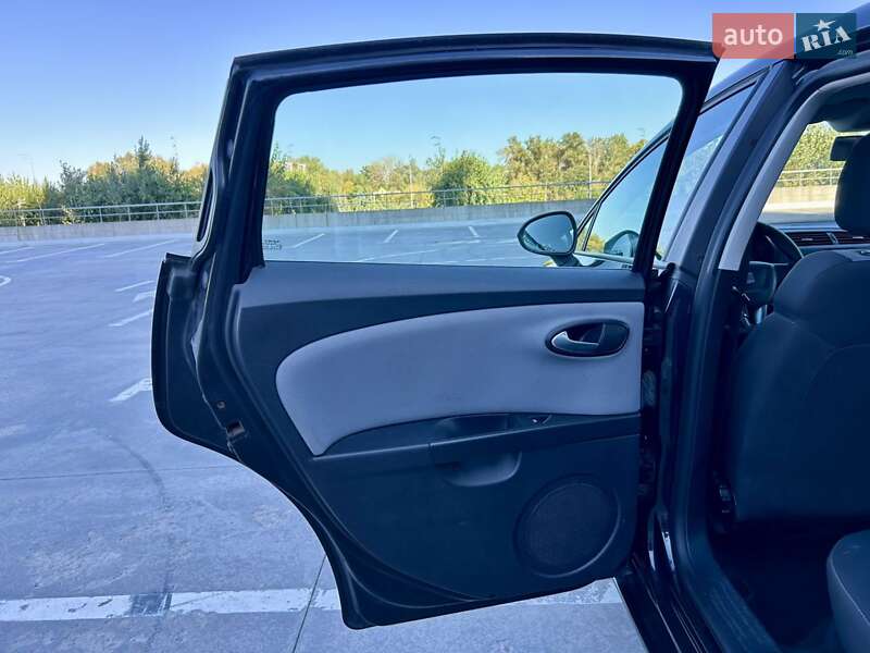 Хэтчбек SEAT Leon 2011 в Киеве фото 12 Хэтчбек SEAT Leon 2011 в Киеве