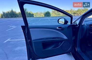 Хэтчбек SEAT Leon 2011 в 