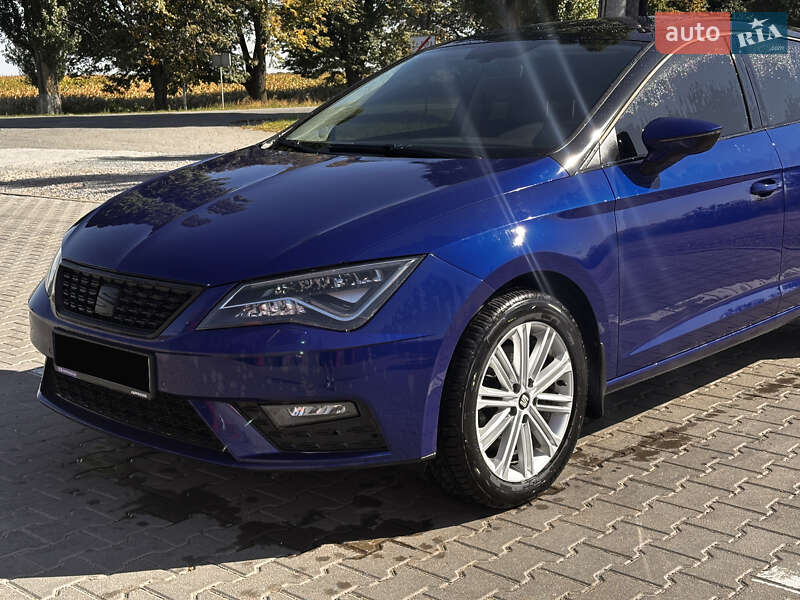 Хэтчбек SEAT Leon 2017 в Киеве
