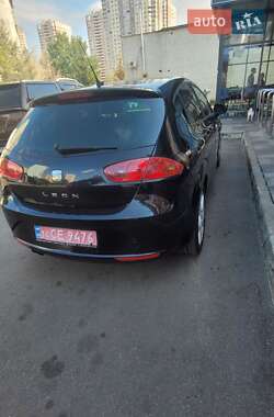Хэтчбек SEAT Leon 2011 в 