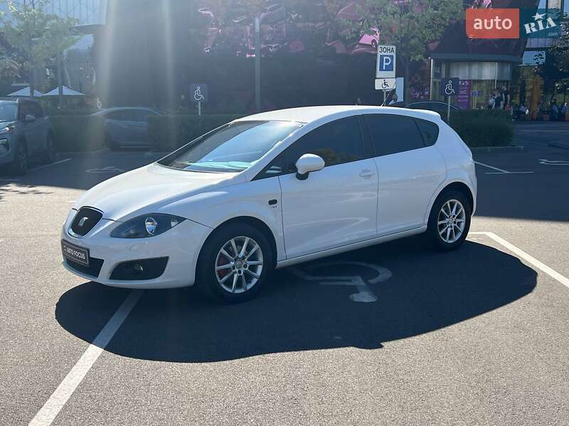 Хэтчбек SEAT Leon 2011 в Киеве