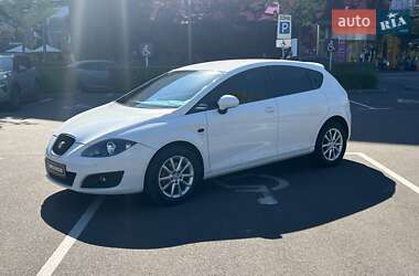 Хэтчбек SEAT Leon 2011 в 