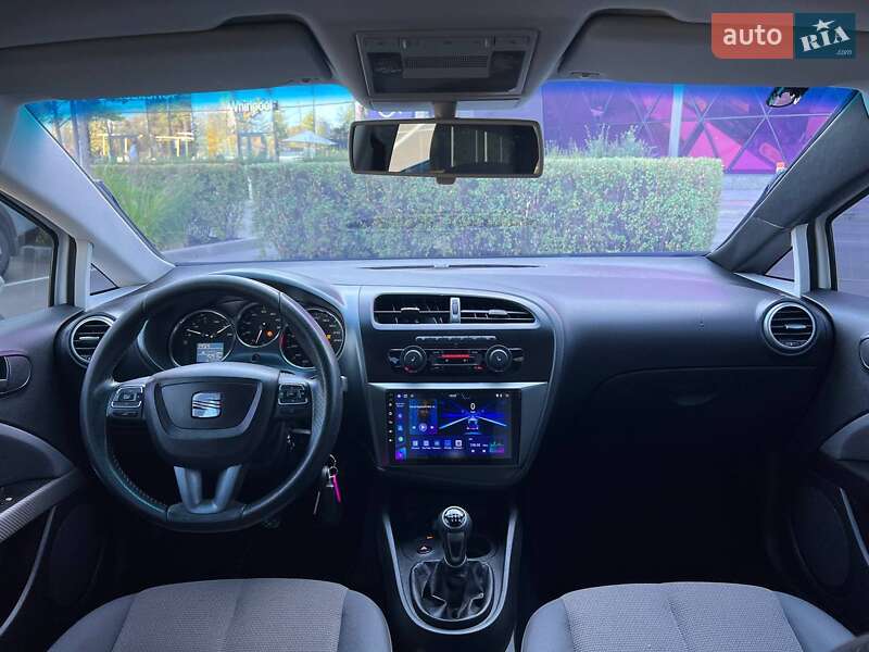 Хэтчбек SEAT Leon 2011 в Киеве