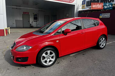Хэтчбек SEAT Leon 2010 в 