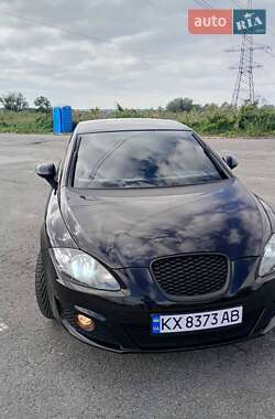 Хэтчбек SEAT Leon 2010 в Харькове