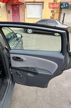 Хетчбек SEAT Leon 2009 в 