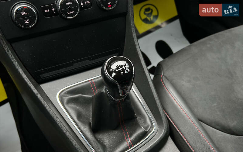 Хэтчбек SEAT Leon 2014 в Львове