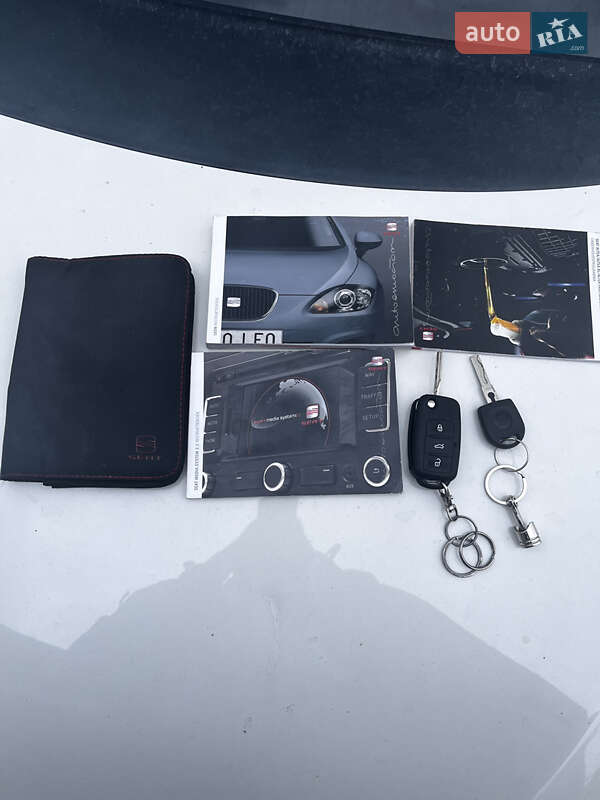 Хэтчбек SEAT Leon 2011 в Львове