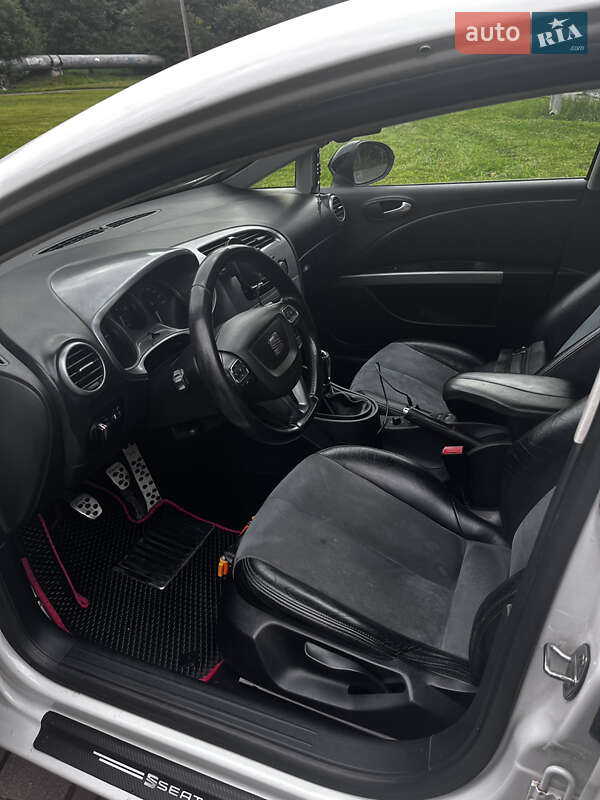 Хэтчбек SEAT Leon 2011 в Львове