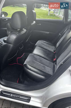 Хэтчбек SEAT Leon 2011 в 