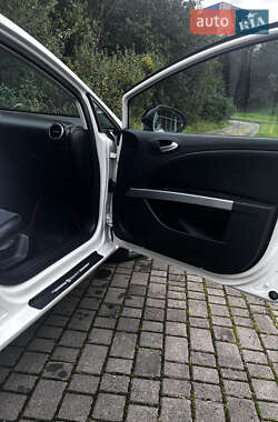 Хэтчбек SEAT Leon 2011 в 