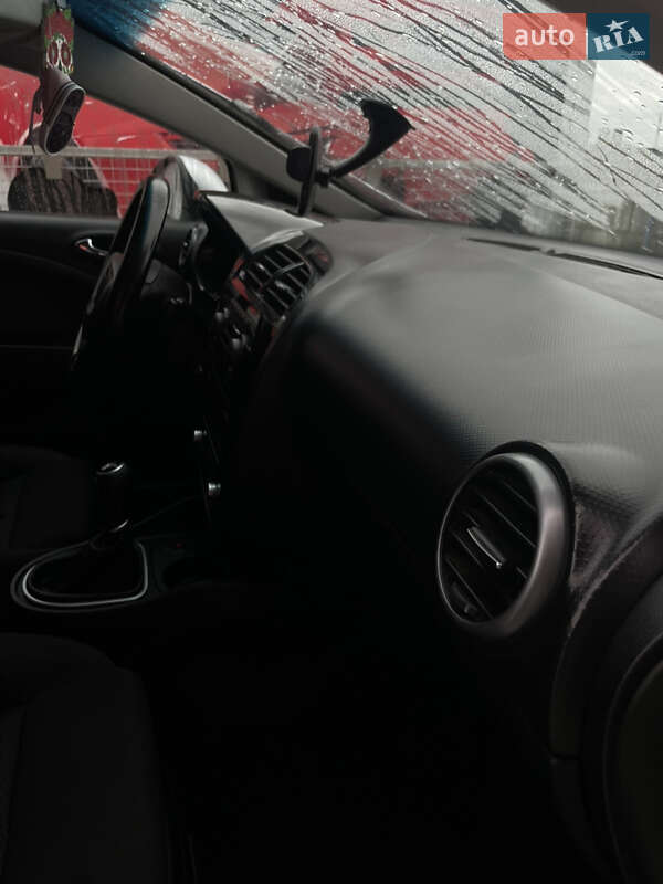 Хэтчбек SEAT Leon 2011 в Тернополе