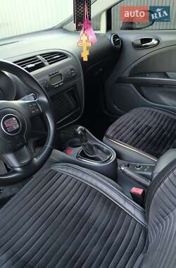 Хэтчбек SEAT Leon 2006 в 