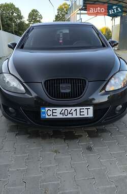Хэтчбек SEAT Leon 2006 в Сторожинце