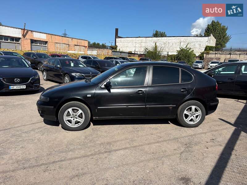 Хэтчбек SEAT Leon 2001 в Запорожье