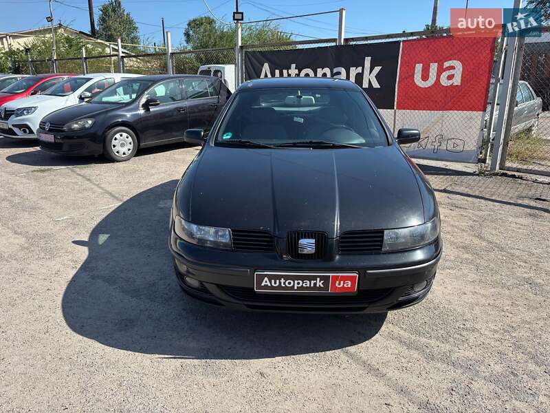 Хэтчбек SEAT Leon 2001 в Запорожье