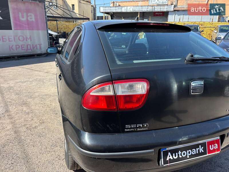 Хэтчбек SEAT Leon 2001 в Запорожье