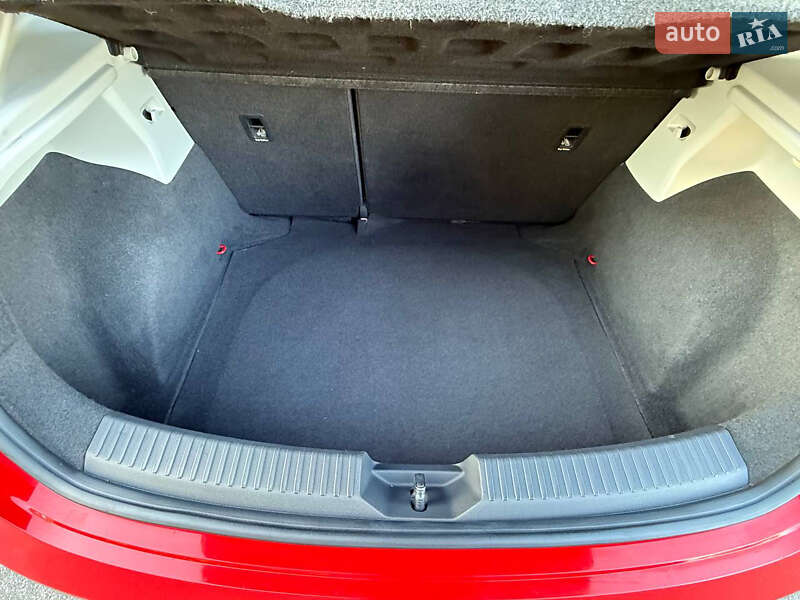 Хэтчбек SEAT Leon 2013 в Кривом Роге