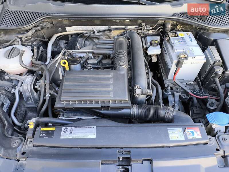 Хэтчбек SEAT Leon 2013 в Лубнах