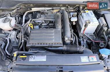 Хэтчбек SEAT Leon 2013 в 