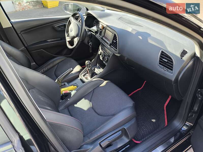 Хэтчбек SEAT Leon 2013 в Лубнах