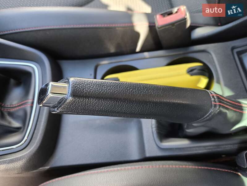 Хэтчбек SEAT Leon 2013 в Лубнах