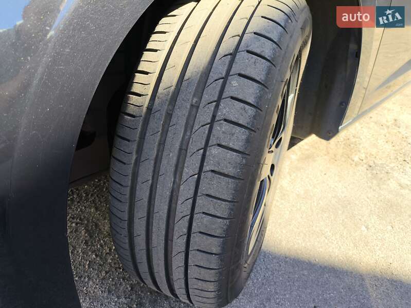 Хэтчбек SEAT Leon 2013 в Лубнах