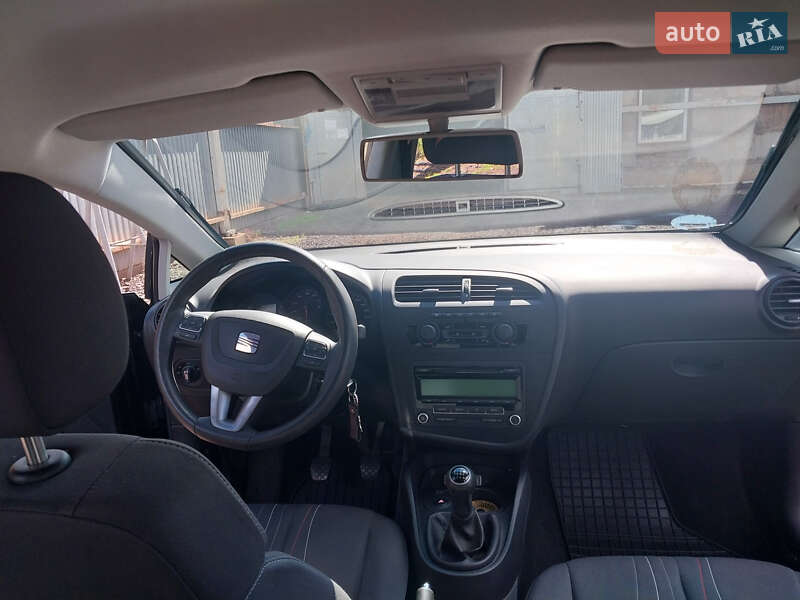 Хэтчбек SEAT Leon 2012 в Кривом Роге