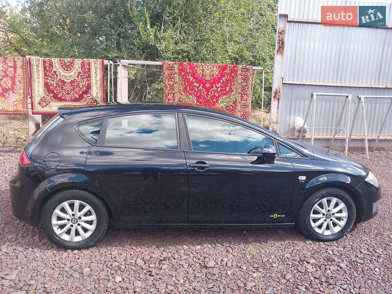 Хэтчбек SEAT Leon 2012 в Кривом Роге