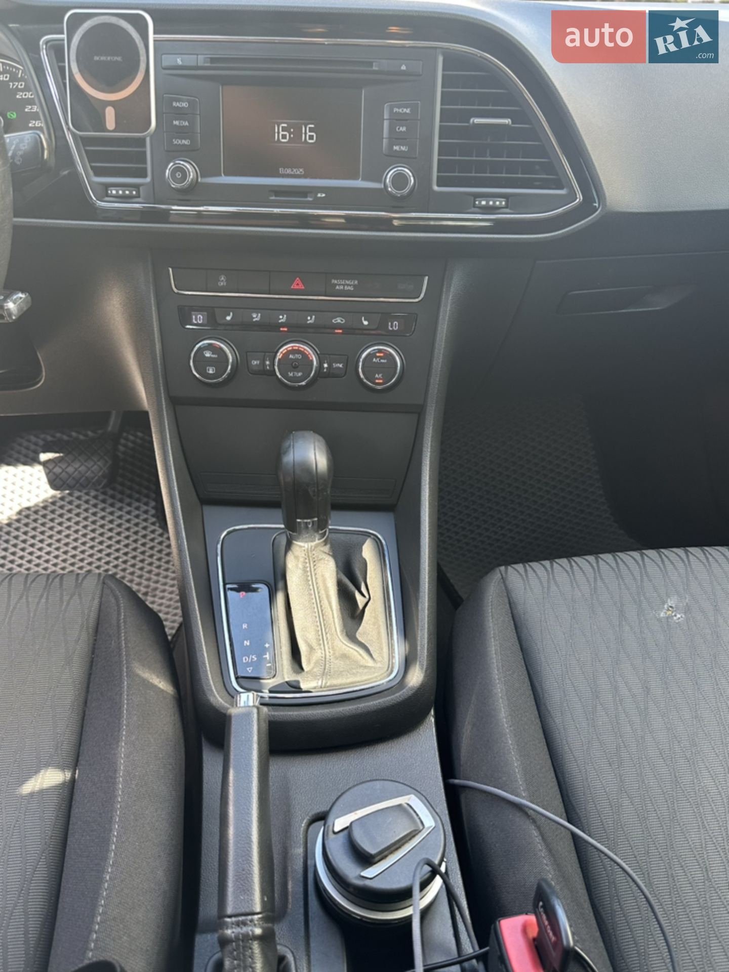 2014 SEAT Leon - мініатюра 9
