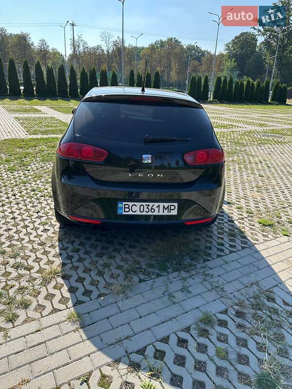 Хэтчбек SEAT Leon 2009 в Харькове