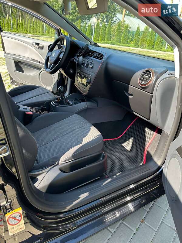 Хэтчбек SEAT Leon 2009 в Харькове