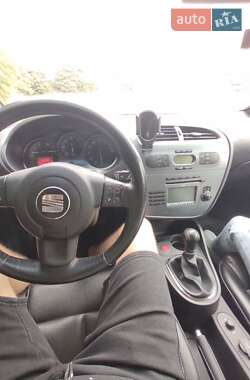 Хэтчбек SEAT Leon 2007 в 