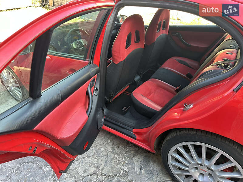 Хетчбек SEAT Leon 2004 в Кам'янському