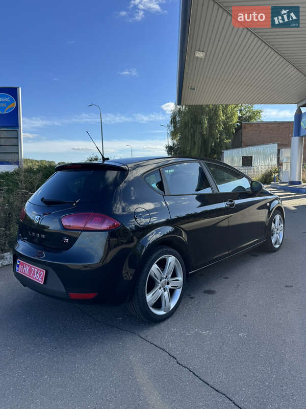 Хэтчбек SEAT Leon 2012 в Великой Багачке