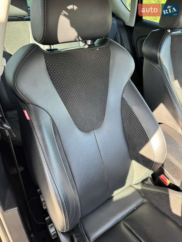 Хэтчбек SEAT Leon 2012 в Великой Багачке
