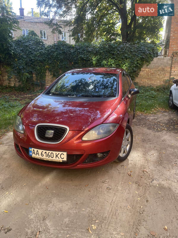 Хэтчбек SEAT Leon 2005 в Киеве
