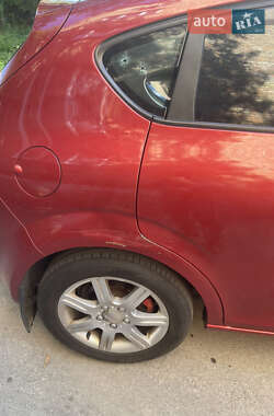 Хэтчбек SEAT Leon 2005 в 