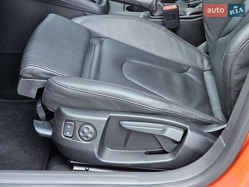 Хэтчбек SEAT Leon 2016 в Киеве