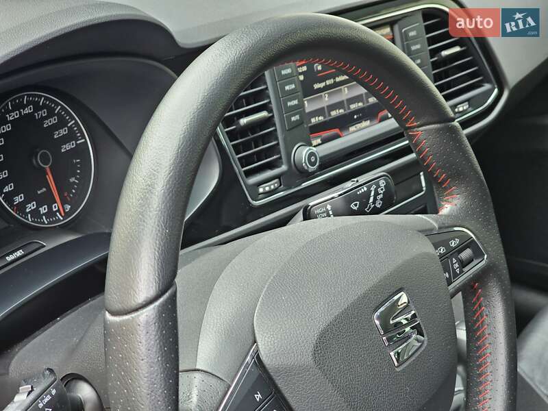 Хэтчбек SEAT Leon 2016 в Киеве