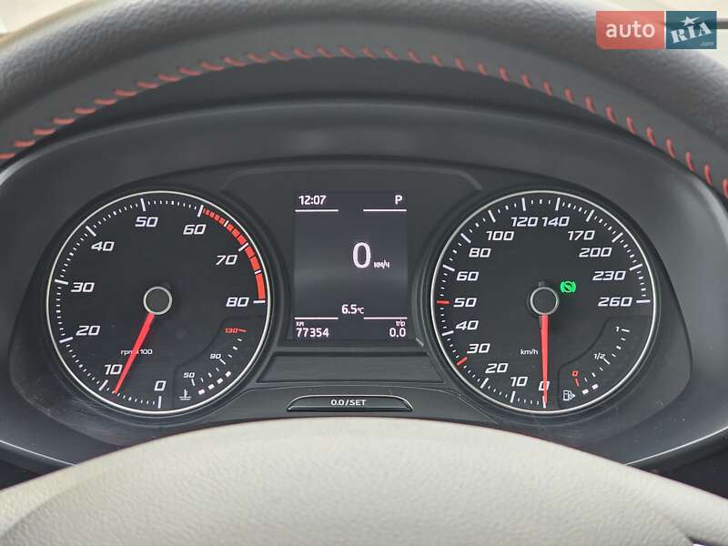 Хэтчбек SEAT Leon 2016 в Киеве