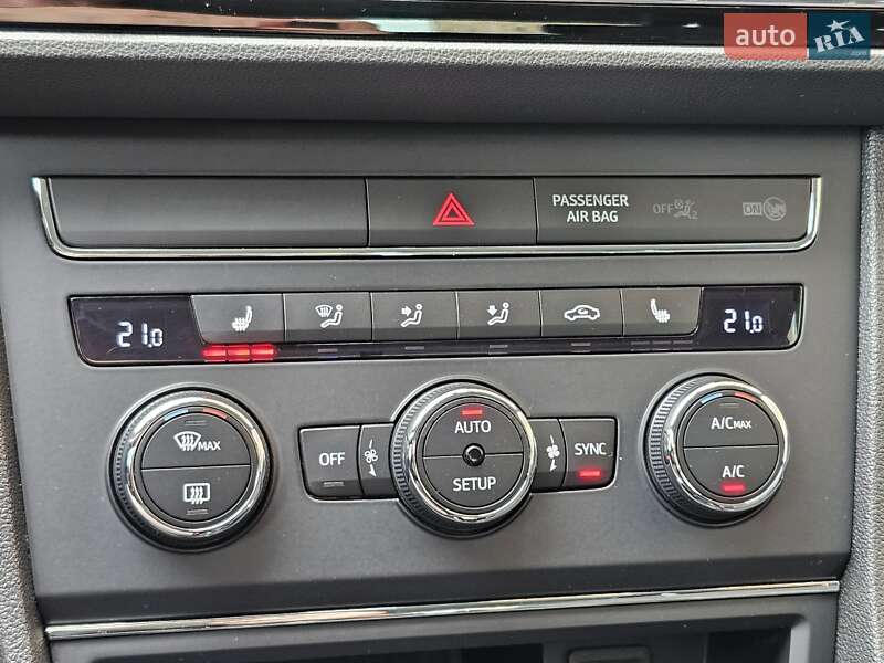 Хэтчбек SEAT Leon 2016 в Киеве