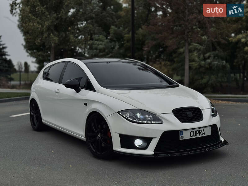 Хэтчбек SEAT Leon 2010 в Днепре