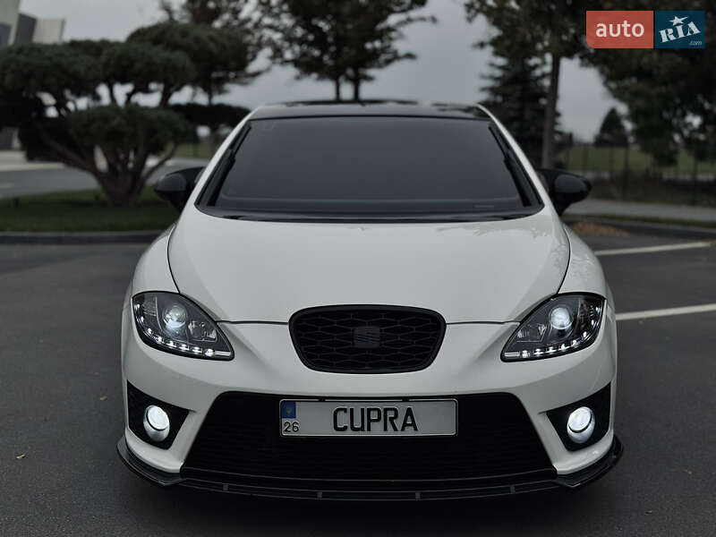 Хэтчбек SEAT Leon 2010 в Днепре