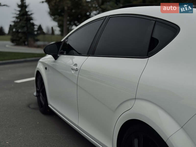 Хэтчбек SEAT Leon 2010 в Днепре