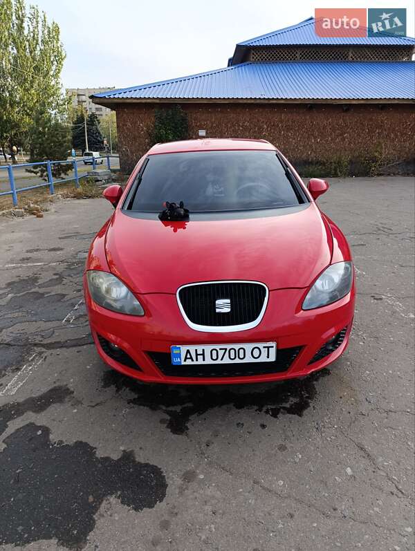 Хэтчбек SEAT Leon 2011 в 