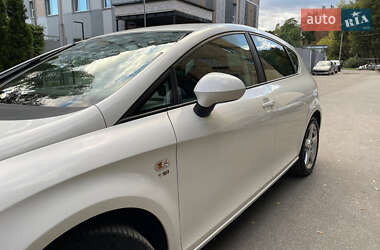 Хэтчбек SEAT Leon 2011 в 