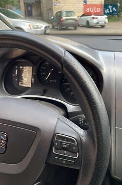 Хэтчбек SEAT Leon 2011 в 