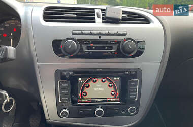 Хэтчбек SEAT Leon 2011 в 