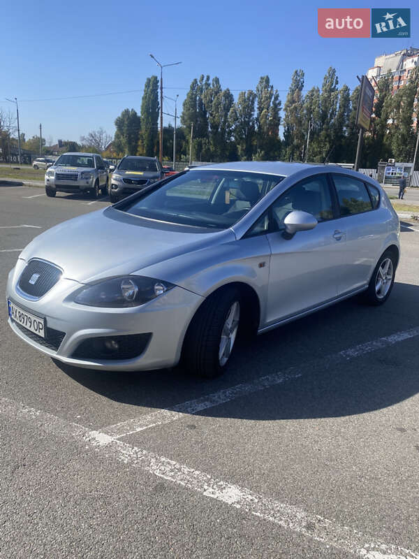 Хэтчбек SEAT Leon 2010 в Харькове